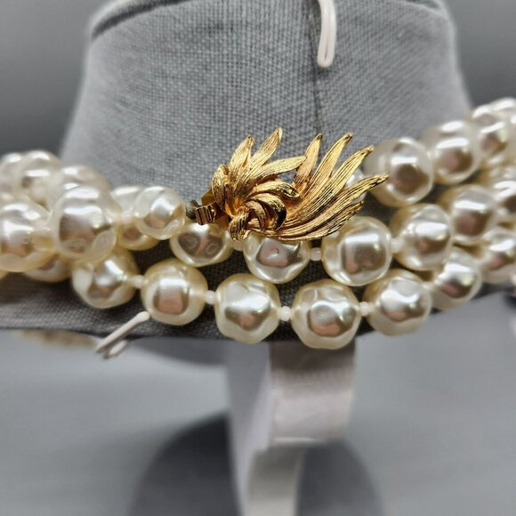 Stunning Vintage Estate Large Faux Pearl approx 1cm Necklace Ornate Clasp 58" - Picture 2 of 3